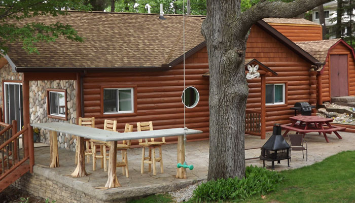 Outside Image of Tina